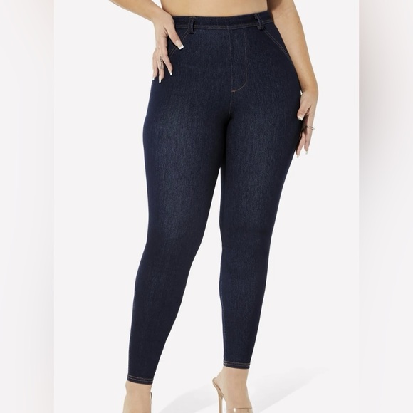 Yitty Denim Smoothing Stretch Jean
Size (XXL/1X)
Color: Navy - Picture 3 of 4